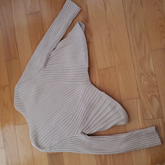 Gap Cream Cardigan/Shrug Size Medium - Picture 9 of 9